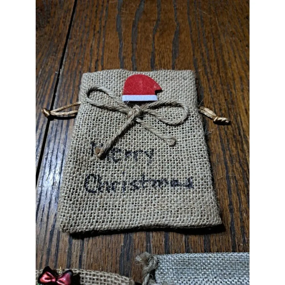 New Vintage Handmade 3 Burlap Mini Christmas Holiday Gift Bags Santa Wreath